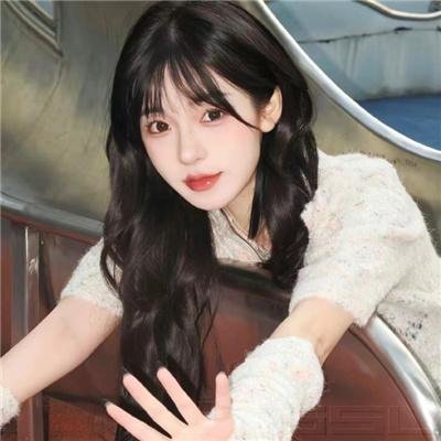 埃舍尔街的红色邮筒